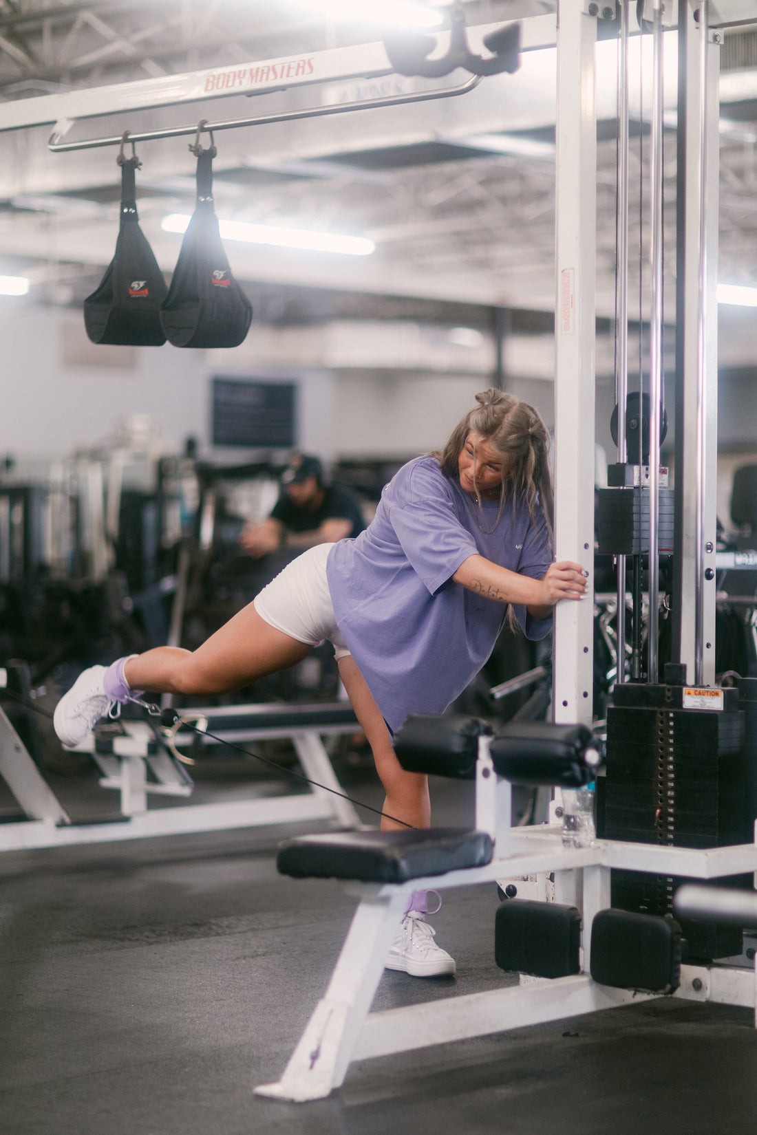 woman doing glute activation exercise